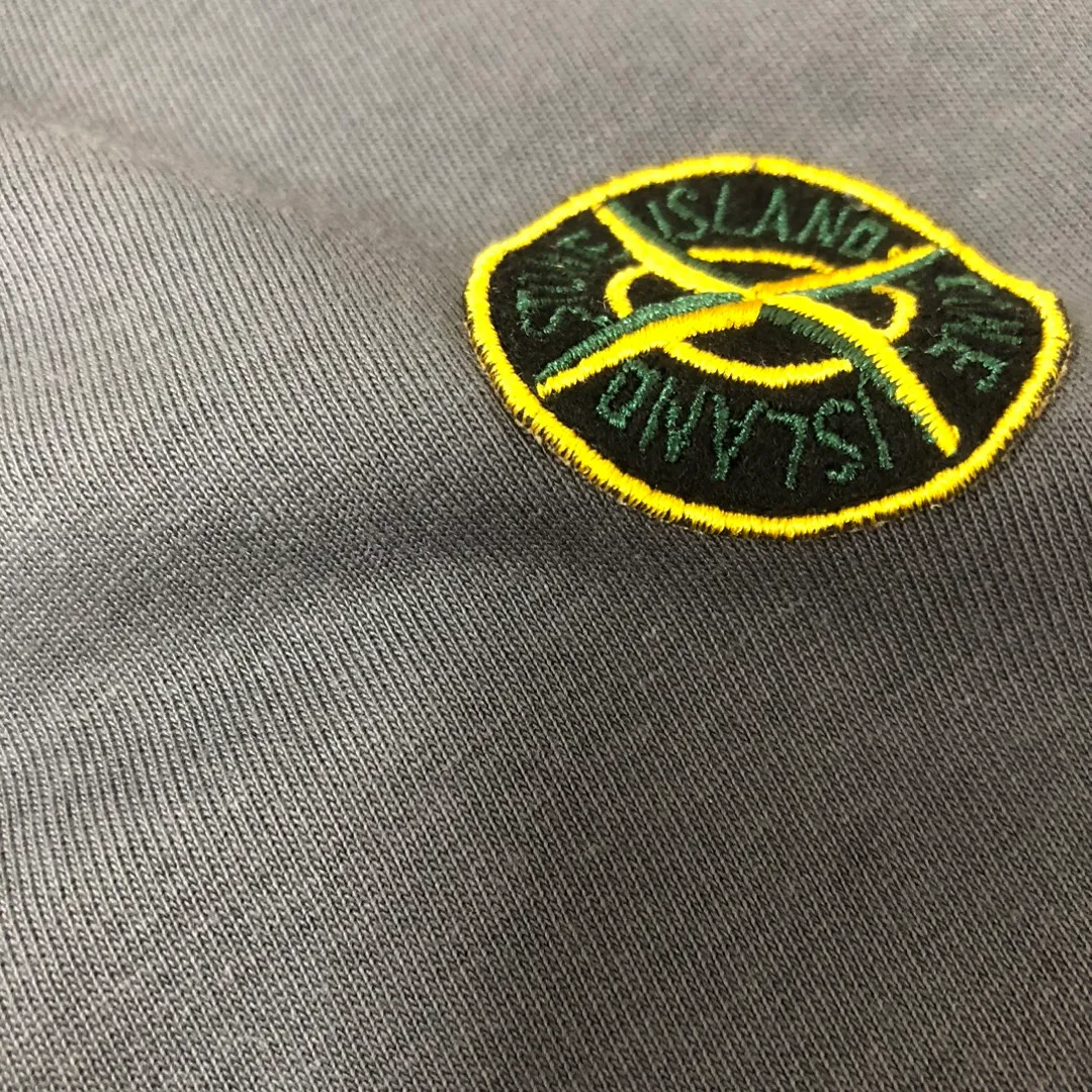P150 A🍃Stone Island 2025 latest T-shirt, couple style ~ original order, fashionable and casual short T-shirt, specially made of customized cotton fabric ~ 100% cotton T-shirt ~ pre-washed to prevent deformation and shrinkage problem, more comfortable and breathable on the body ~ All available from stock ~ unique design style, trendy must-have item, complete with three standards 👍 Color: black/white/dark gray/coffee Size: S M L XL (larger version, please state your height and weight when placing an order)
